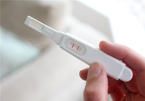 输卵管堵塞有积水能做试管吗？了解影响！